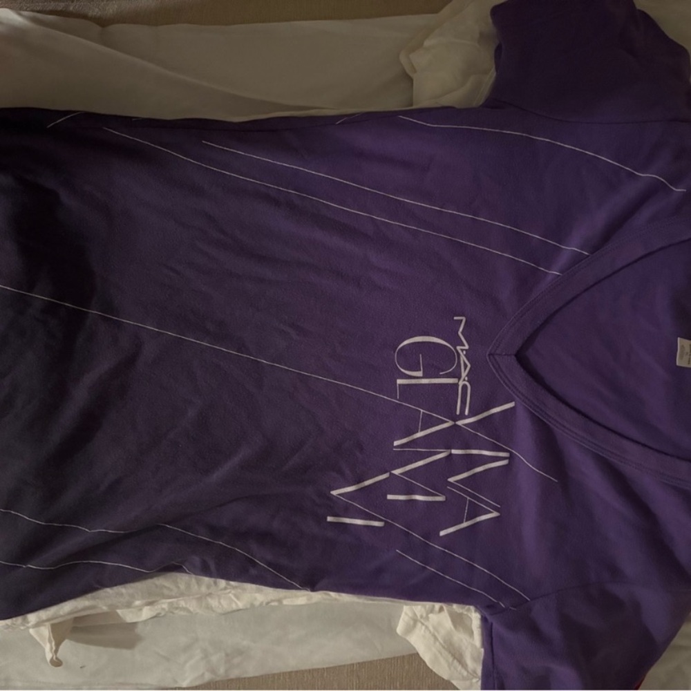 10 Mac cosmetics employee shirts all bundled - Picture 10 of 10
